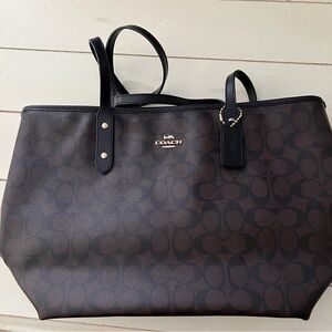 Coach city zip tote